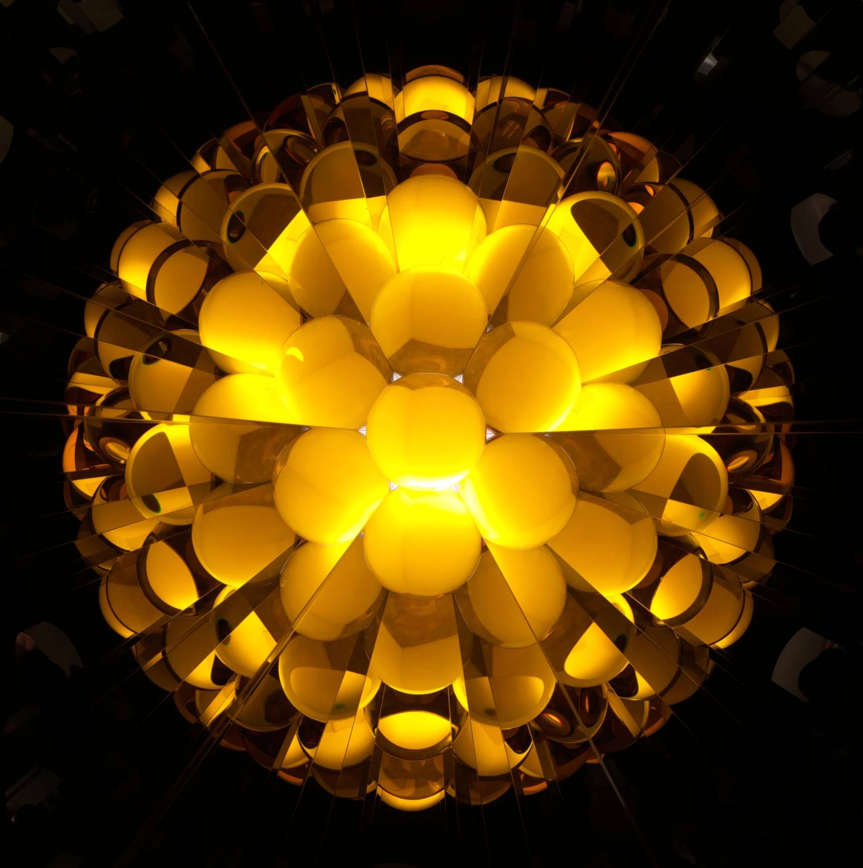 Kaleidoscope for solar amplification  - Subjektiv.art